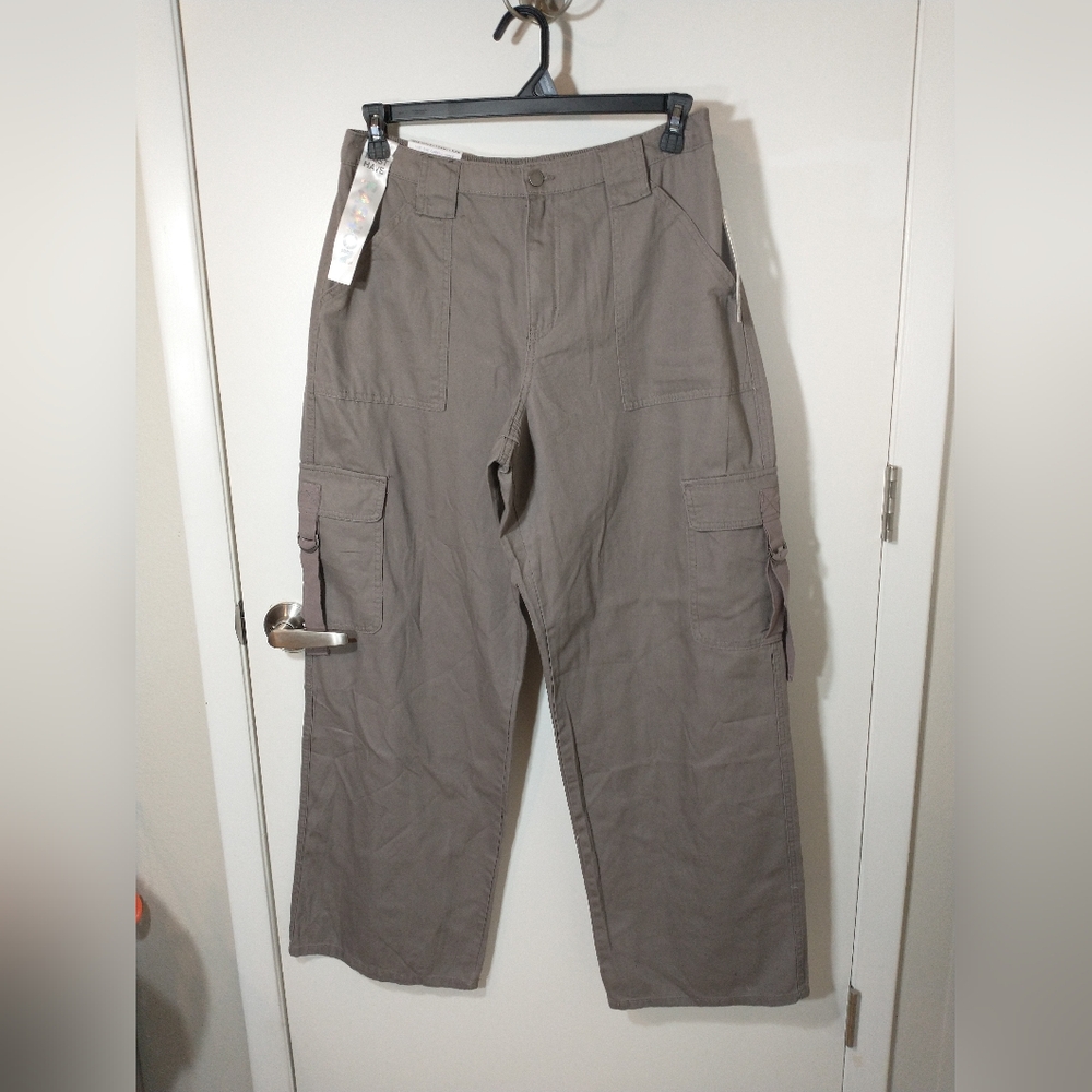 Tinseltown Juniors Mid Rise Cargo Pant, Size XXXL, Dark KhakiColor, New With Tag